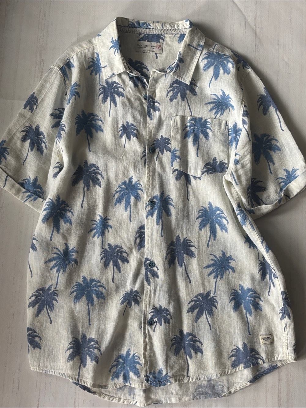 Zara Boys Short-Sleeve Button-Down Shirt in Blue on Cream Size 11-12 Palm Trees